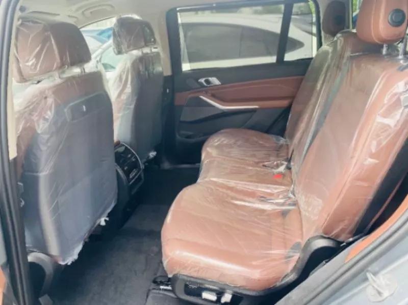 BMW X7   - 2023