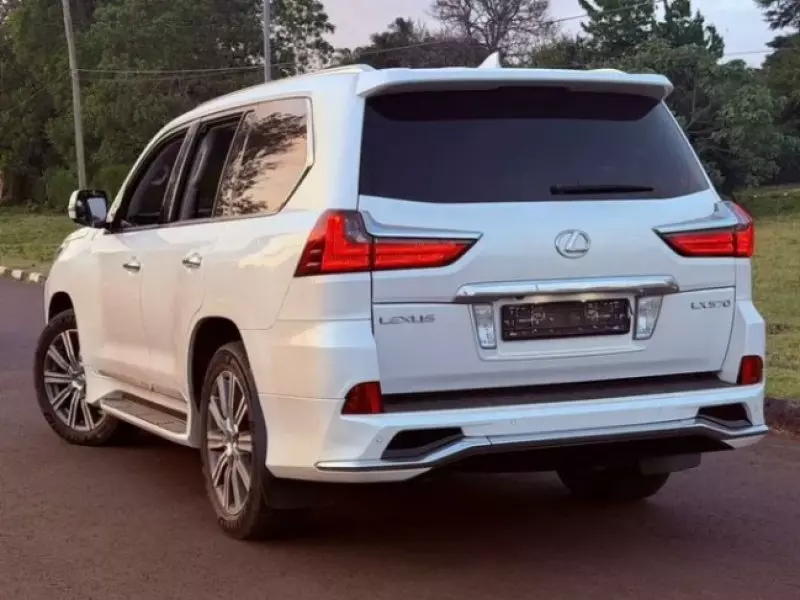 Lexus LX 570   - 2017