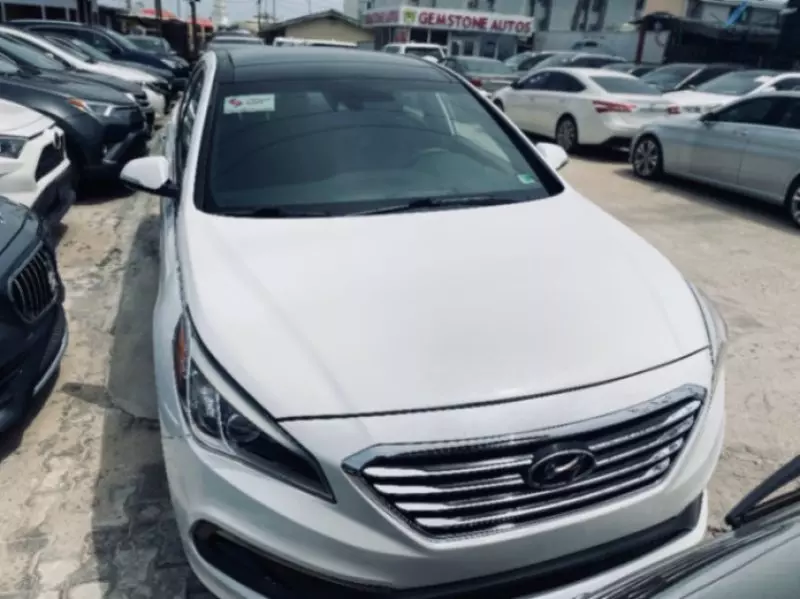 Hyundai Sonata   - 2015