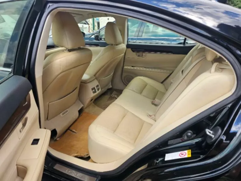 Lexus ES   - 2015