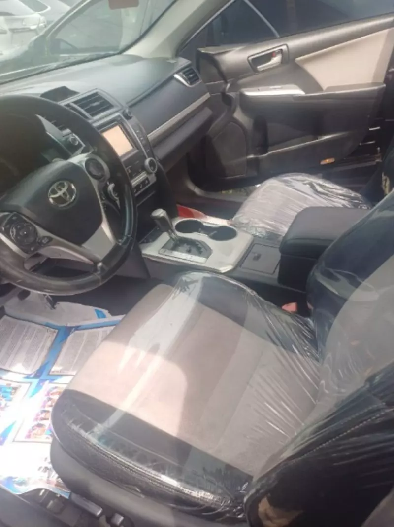 Toyota Camry   - 2012