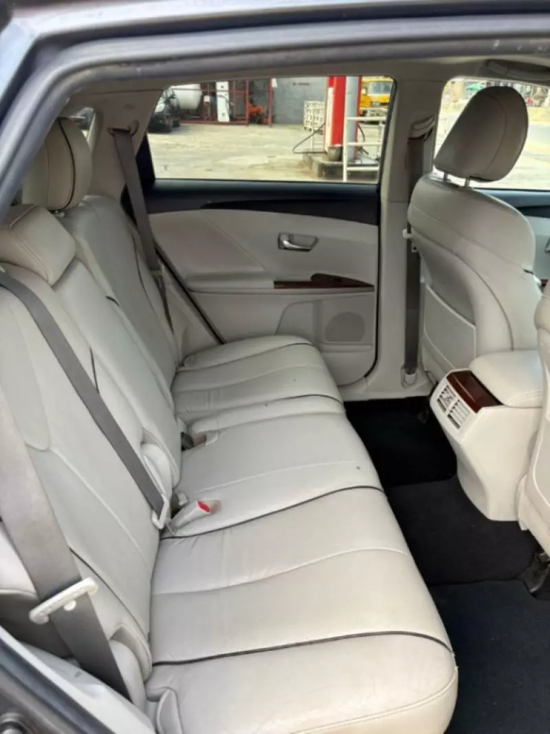 TOYOTA Venza   - 2011