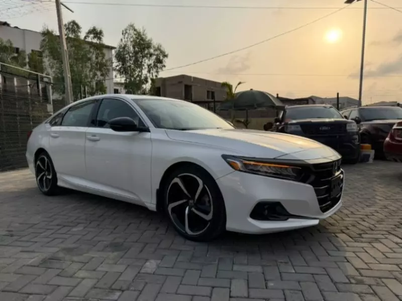 Honda Accord   - 2022