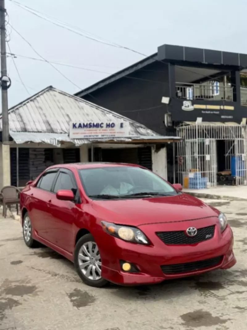 Toyota Corolla   - 2009