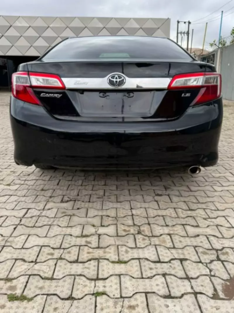 TOYOTA Camry - 2012
