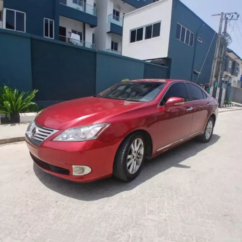 Lexus ES 250   - 2010