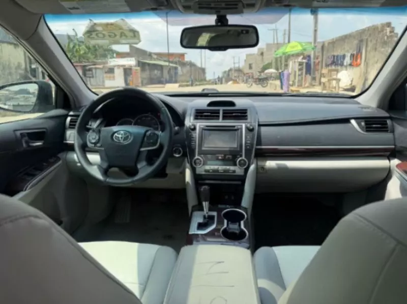 Toyota Camry   - 2013