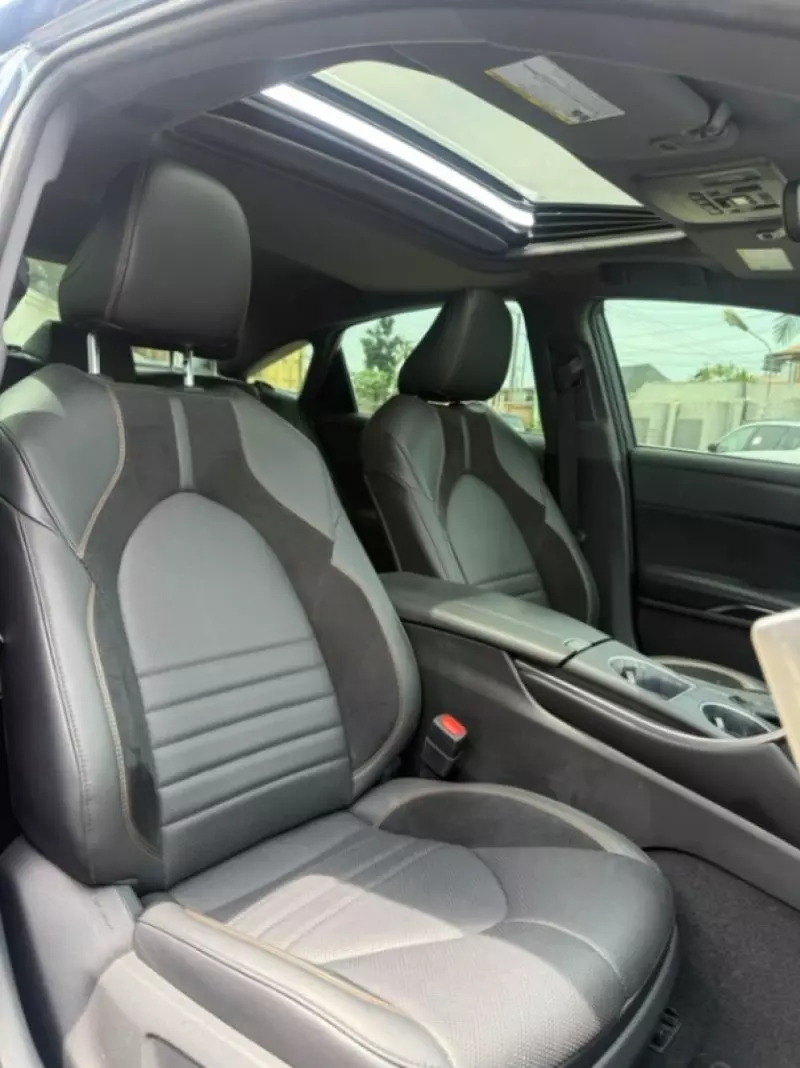 TOYOTA Avalon   - 2019
