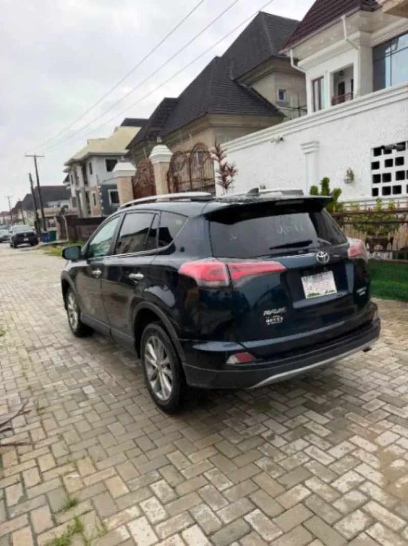 TOYOTA RAV 4 - 2017