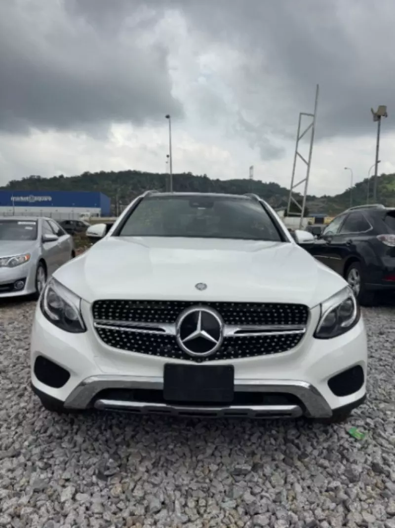 Mercedes-Benz GLC 300   - 2015
