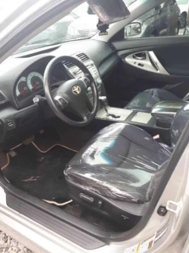 Toyota Camry - 2009