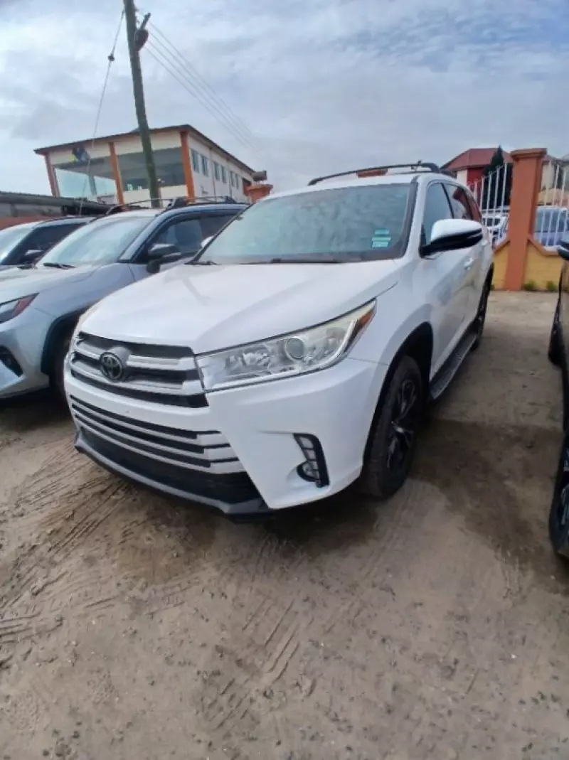 TOYOTA Highlander   - 2019
