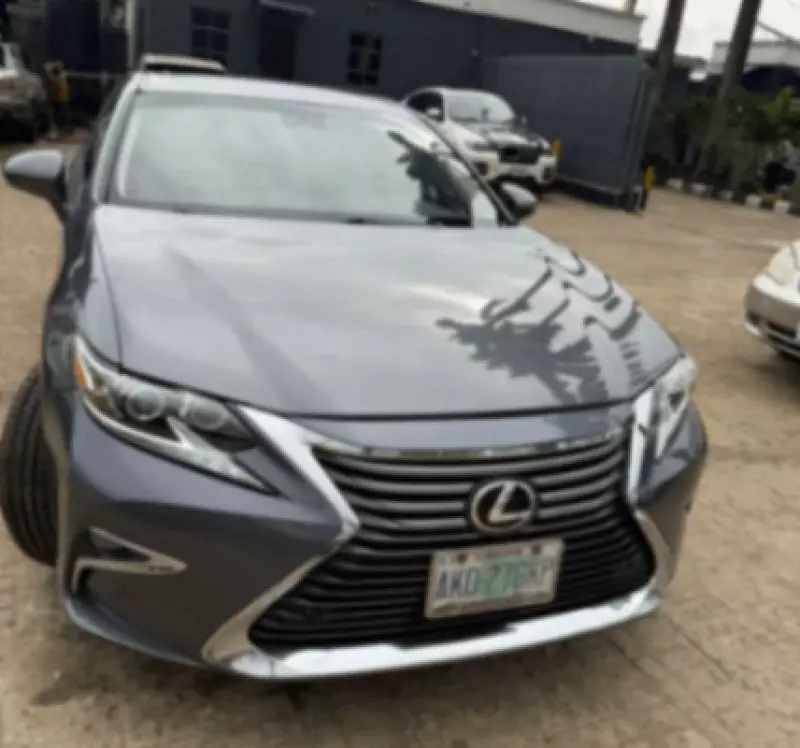 Lexus ES   - 2013