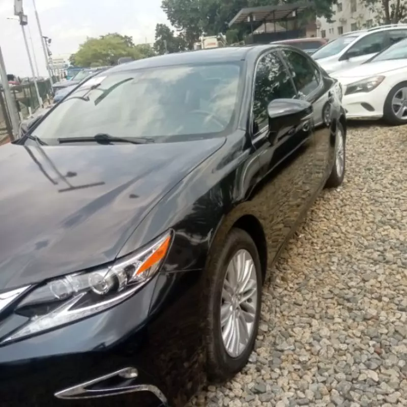 Lexus ES   - 2016
