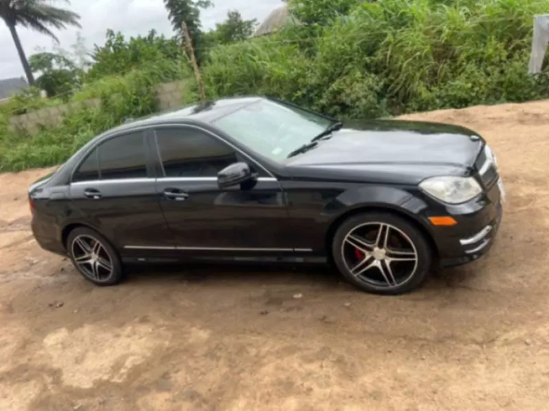 Mercedes-Benz C 300   - 2010