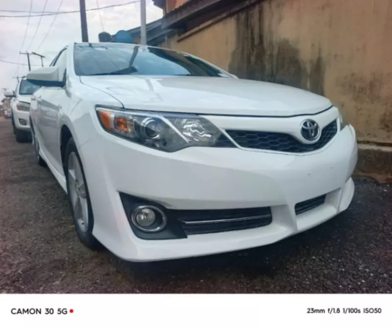 Toyota Camry   - 2013