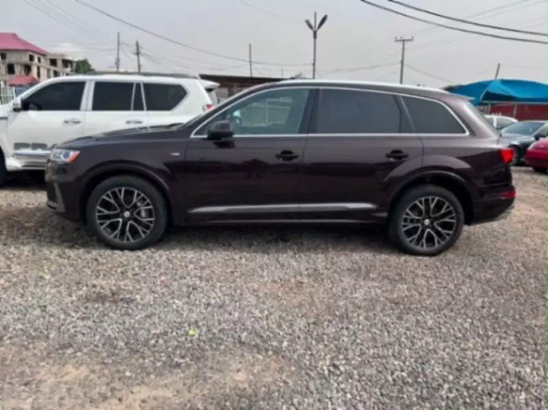 Audi Q7   - 2020