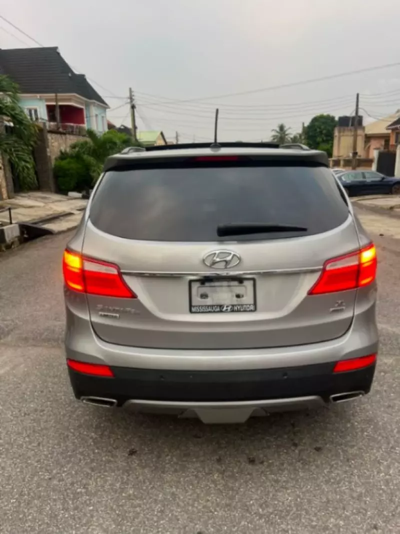 Hyundai Santa Fe   - 2013