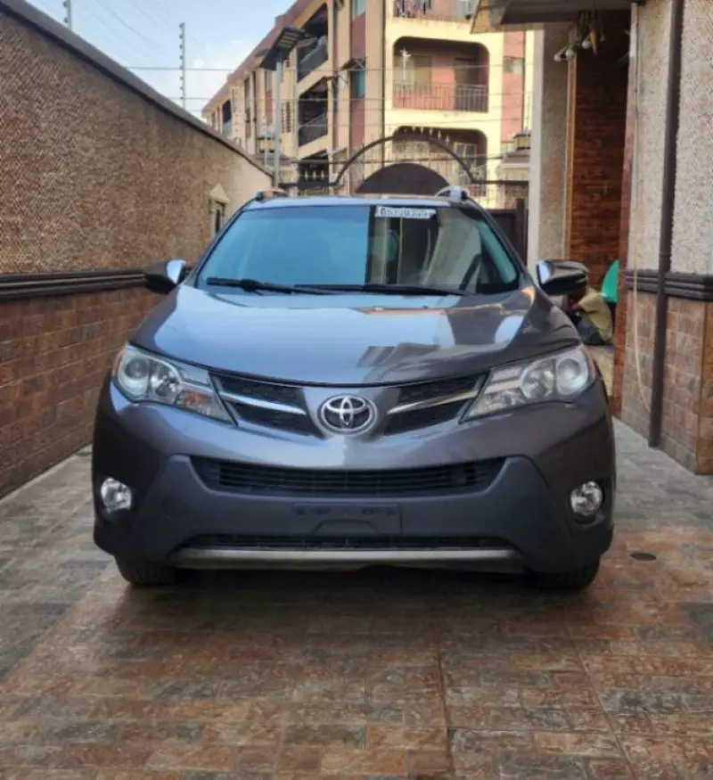 Toyota RAV 4   - 2015