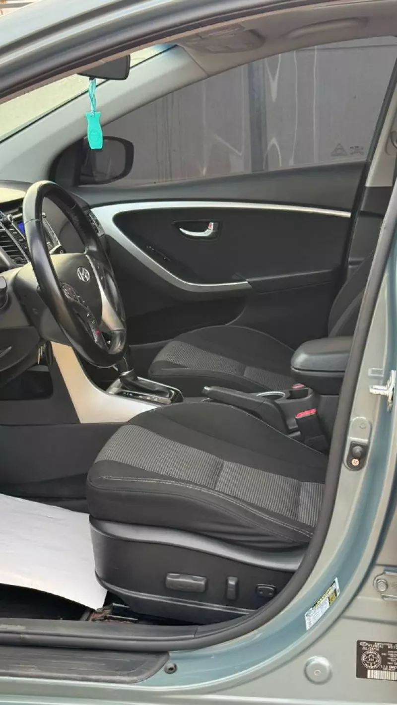 Hyundai Elantra   - 2014