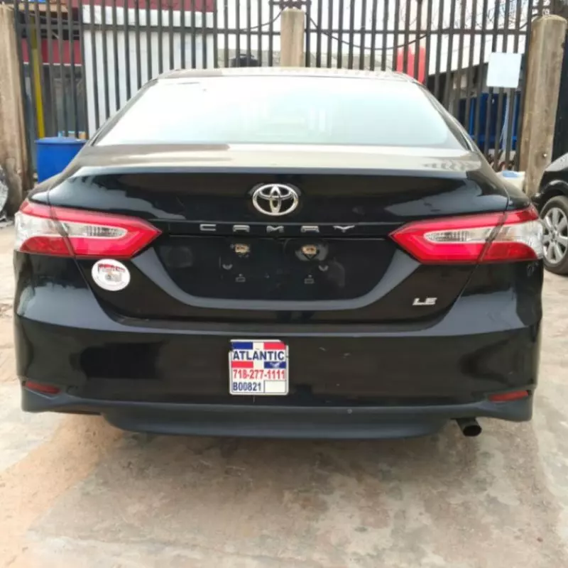 Toyota Camry   - 2018