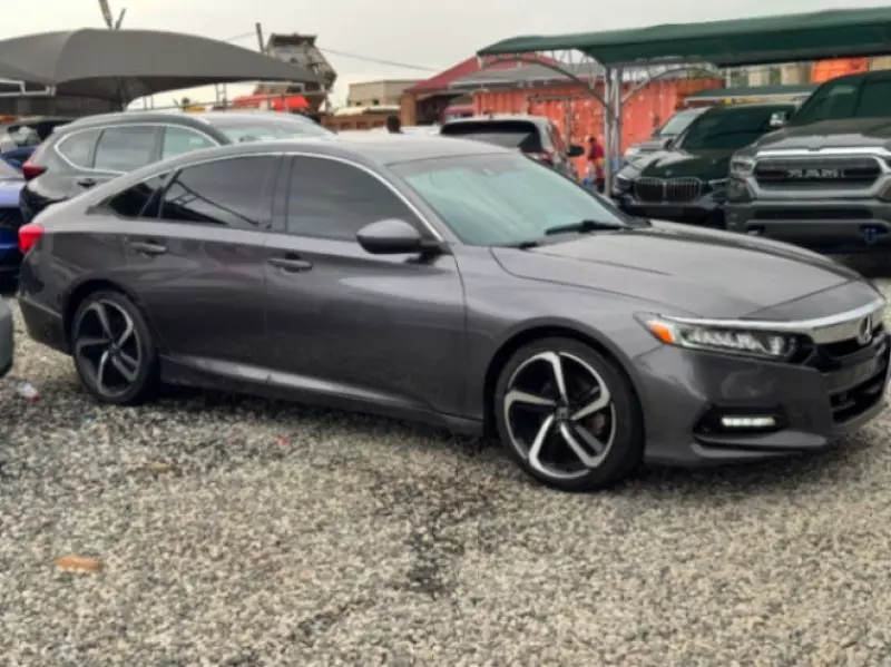 Honda Accord   - 2020