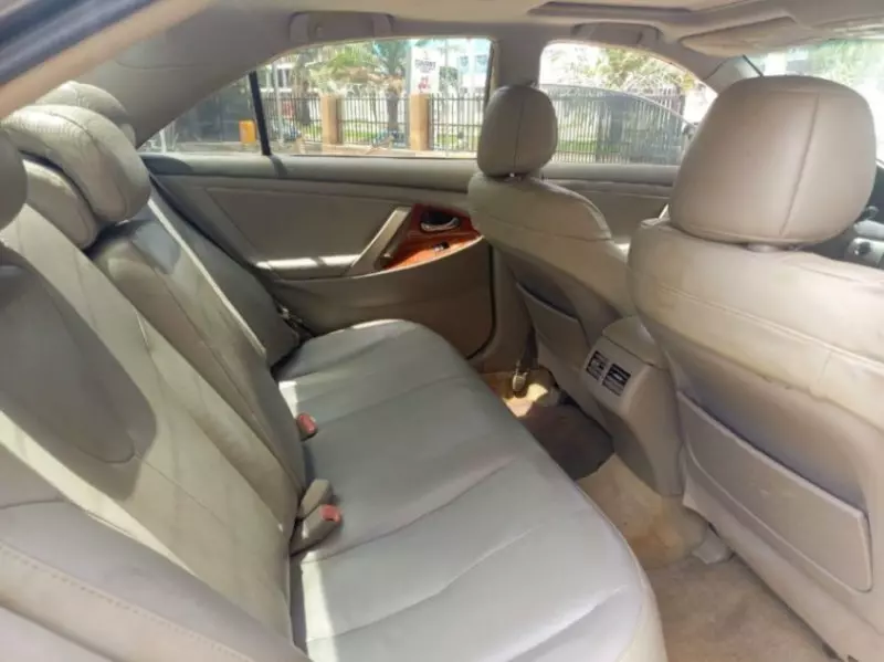 Toyota Camry   - 2011