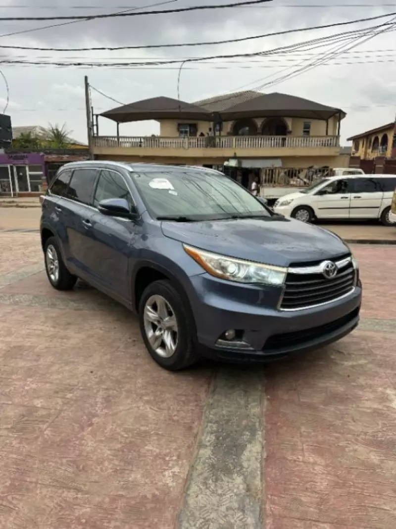 Toyota Highlander   - 2014
