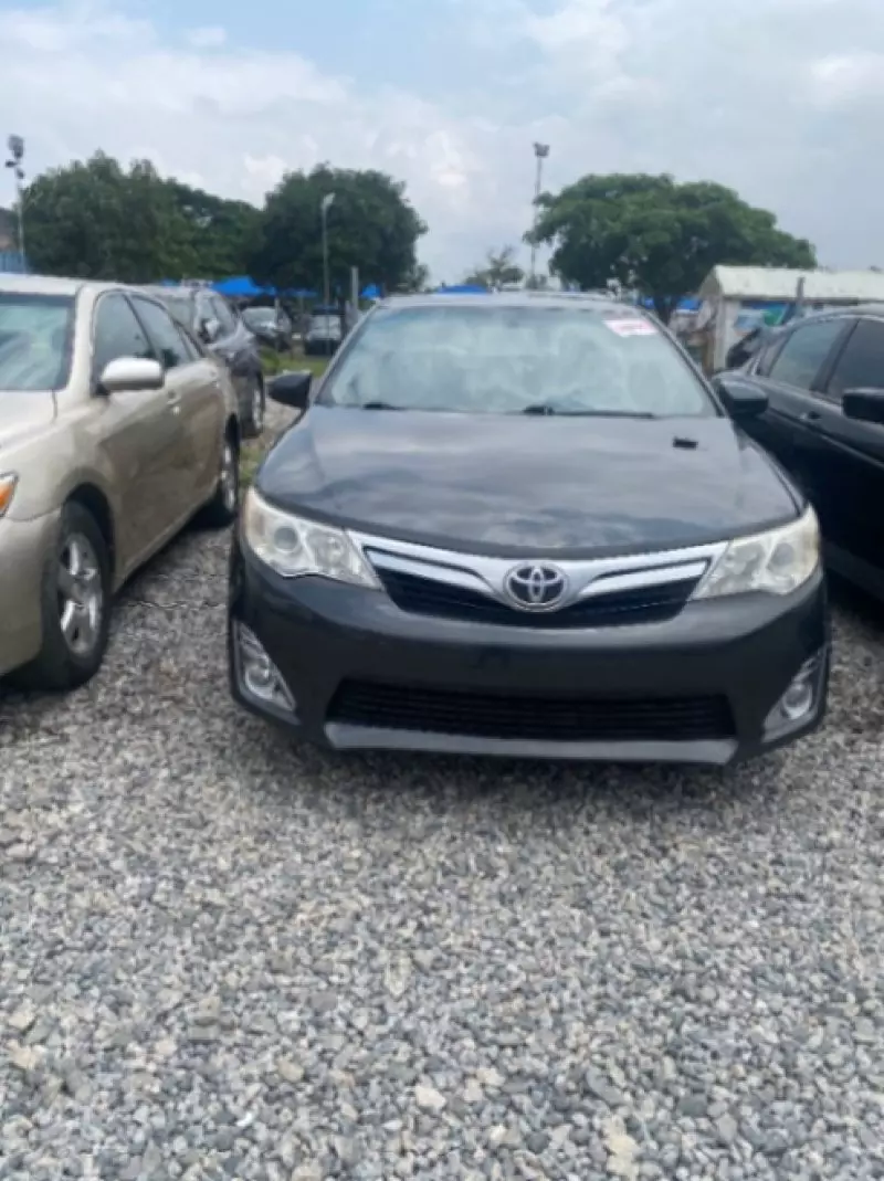 TOYOTA Camry - 2012
