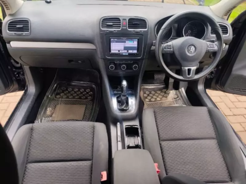 Volkswagen Golf - 2012