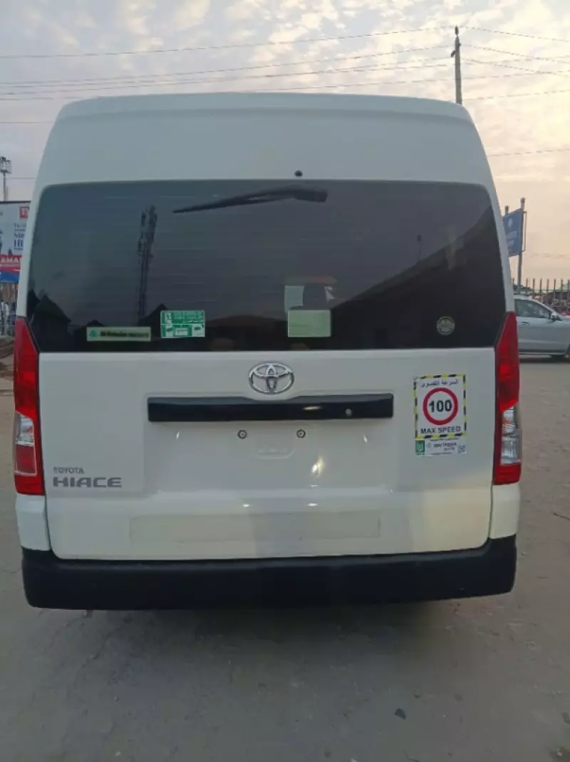 TOYOTA Hiace   - 2019