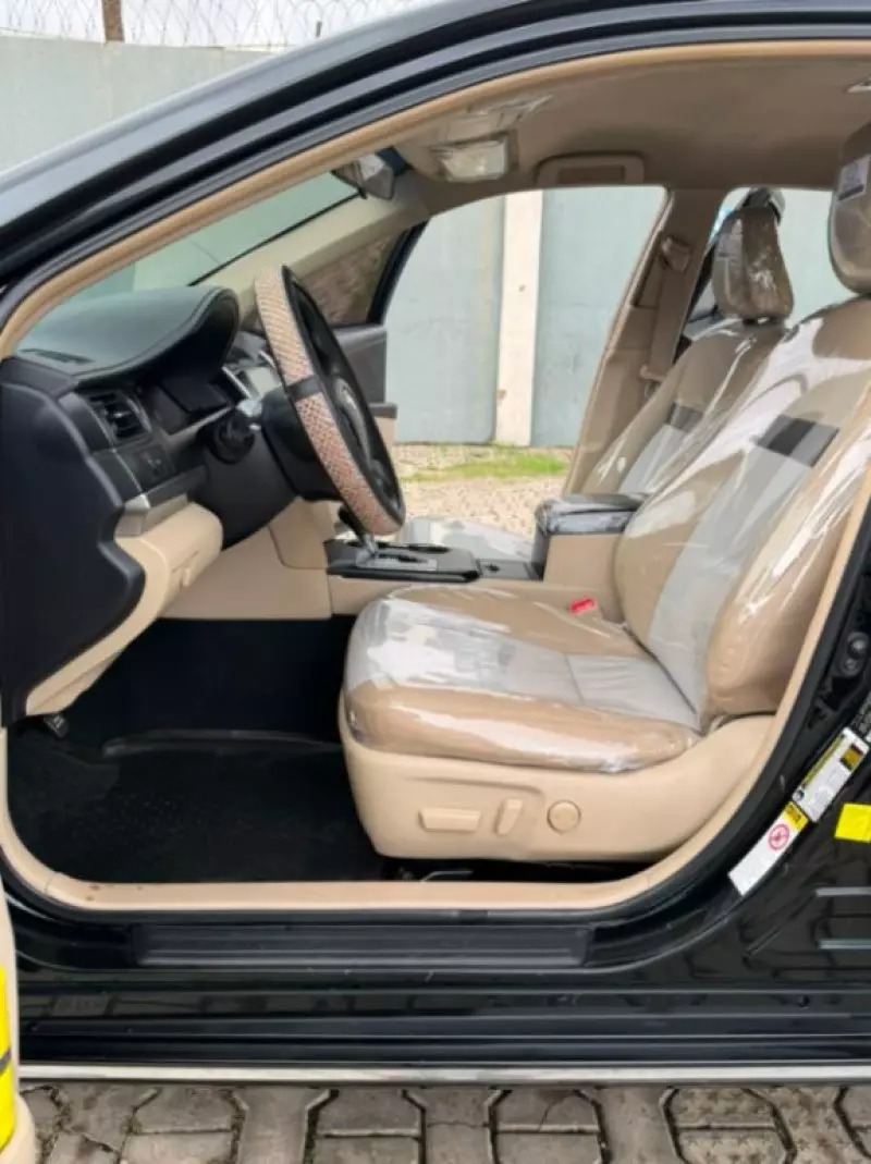 TOYOTA Camry - 2012