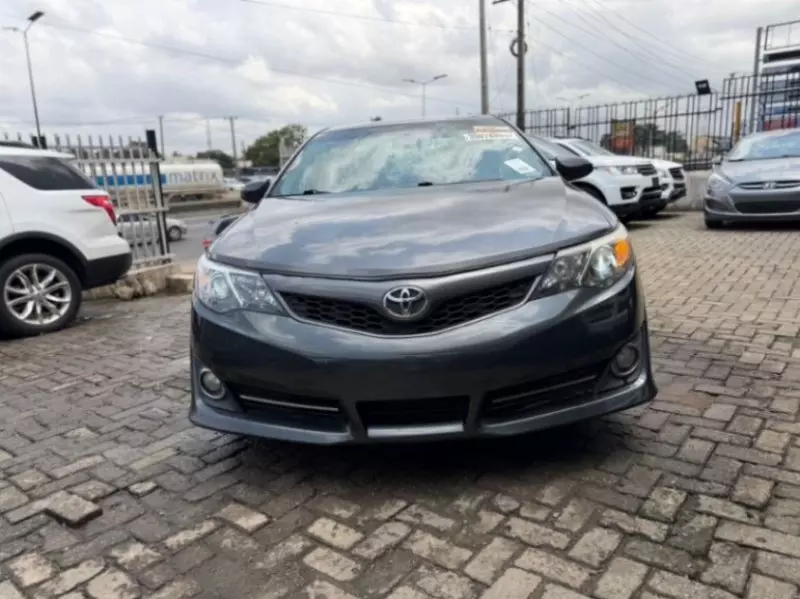Toyota Camry - 2013