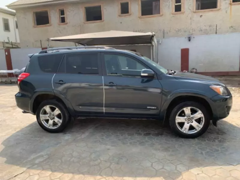Toyota RAV 4   - 2009