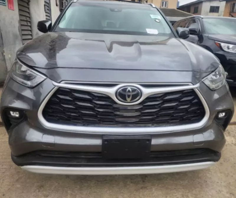 TOYOTA Highlander   - 2020