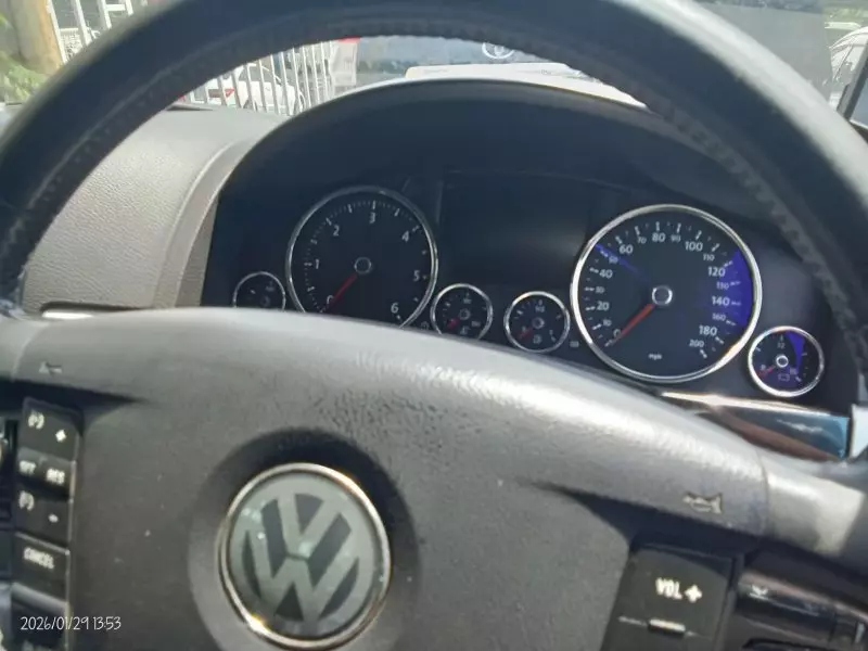 Volkswagen Touareg   - 2014