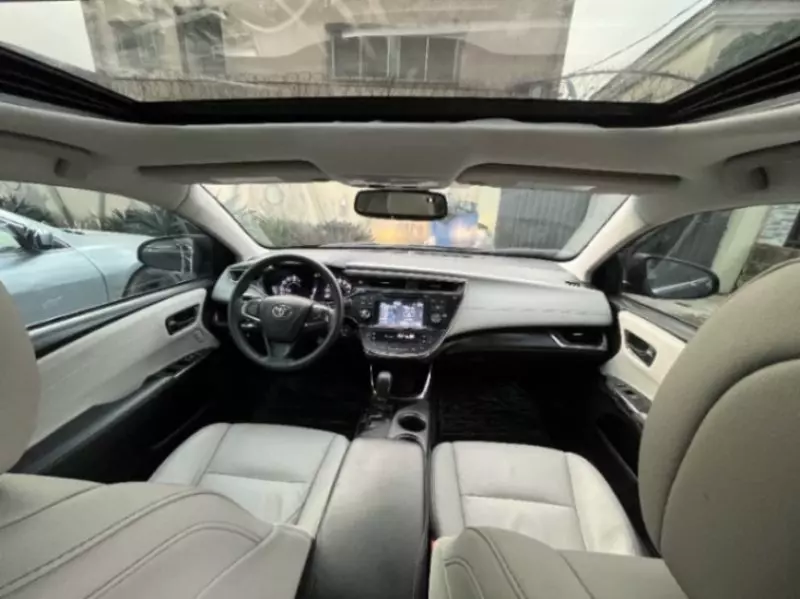 Toyota Avalon   - 2018