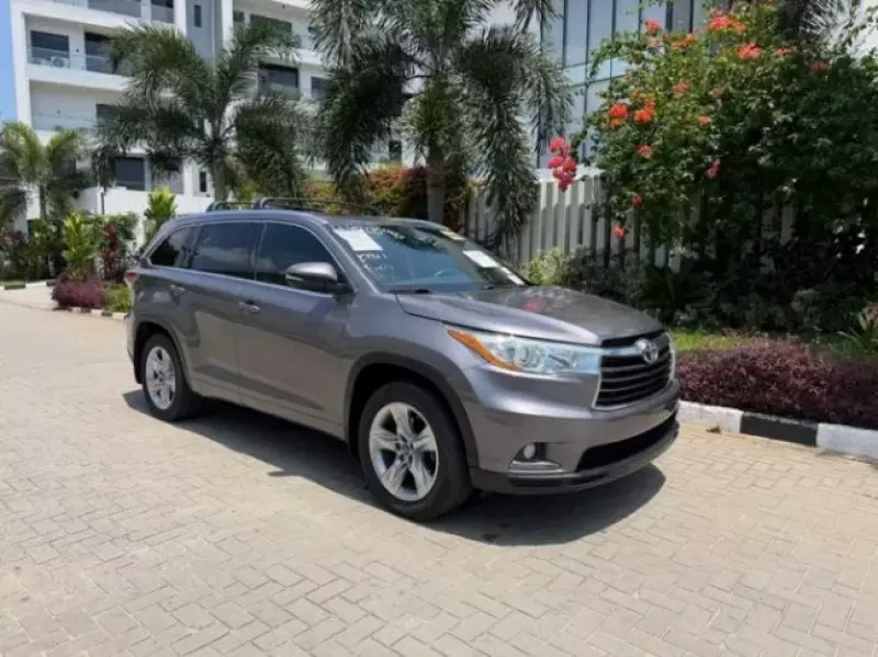 TOYOTA Highlander   - 2016