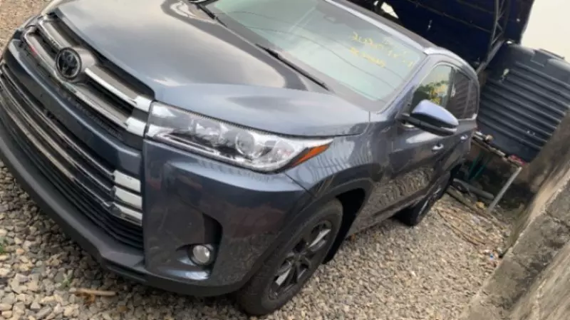 Toyota Highlander   - 2018