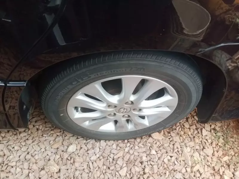 TOYOTA Noah   - 2010