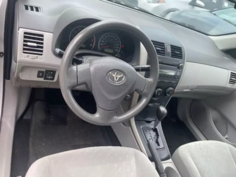 TOYOTA Corolla - 2010