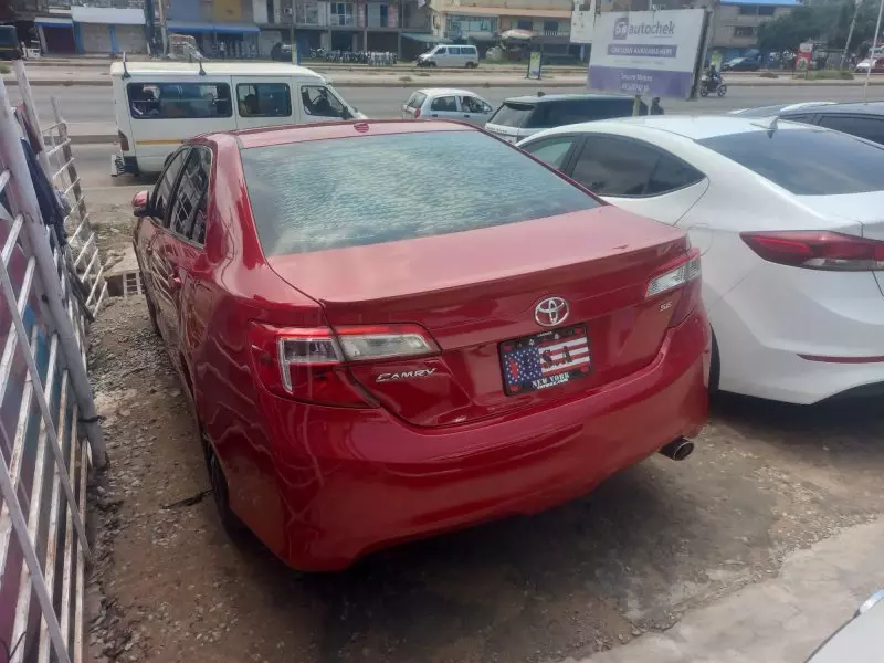 Toyota Camry   - 2014