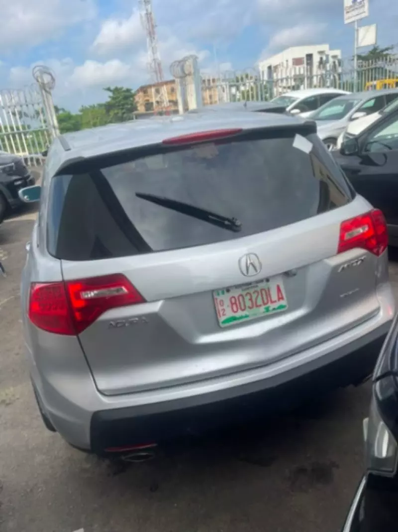 Acura MDX   - 2010