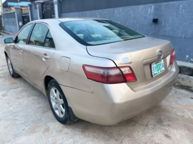 TOYOTA Camry   - 2009