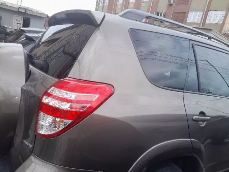 Toyota RAV4 - 2010