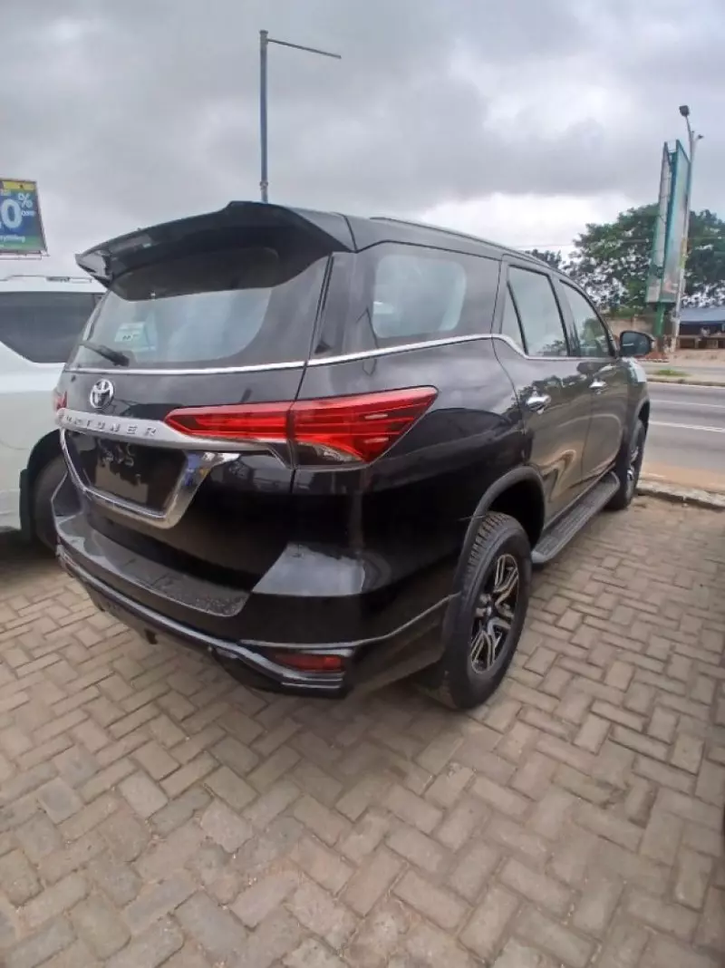 TOYOTA Fortuner   - 2025