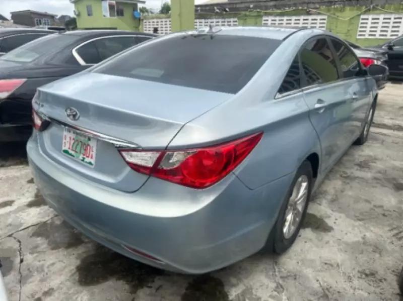 Hyundai Sonata   - 2013