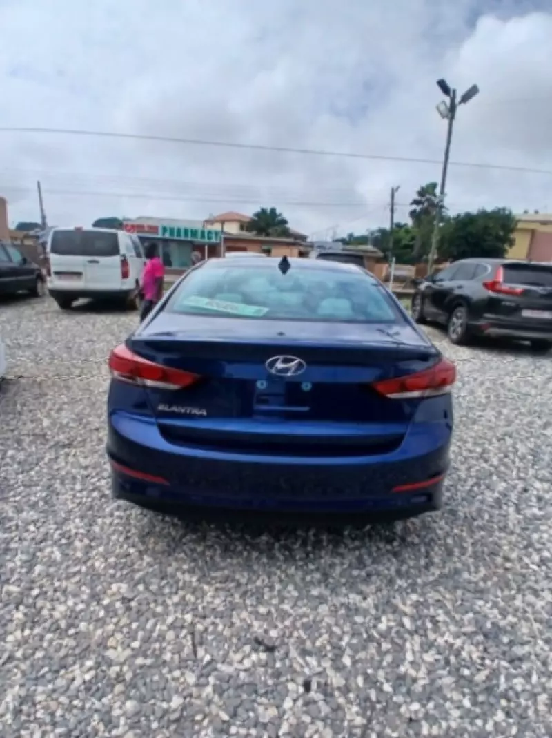 Hyundai Elantra - 2017