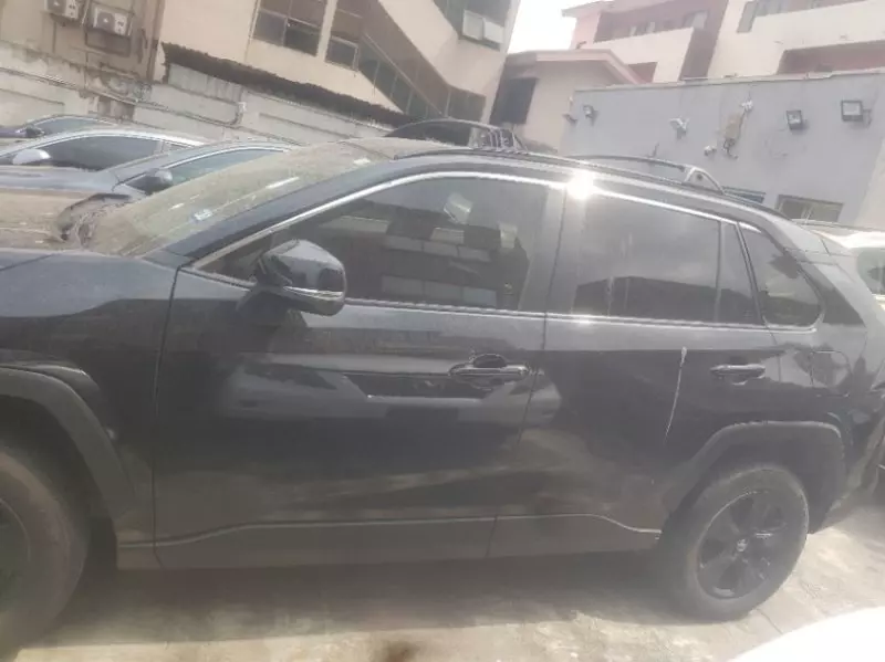 Toyota RAV 4   - 2019