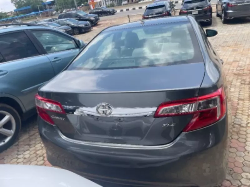 TOYOTA Camry   - 2012